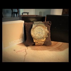 Michael Kors Runway Oversized Gold-Tone Watch